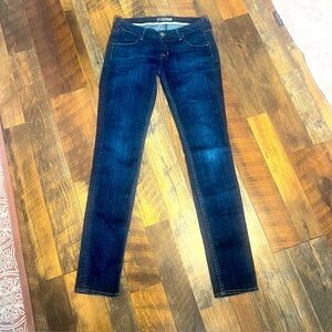 Hudson dark washed skinny jeans size 27